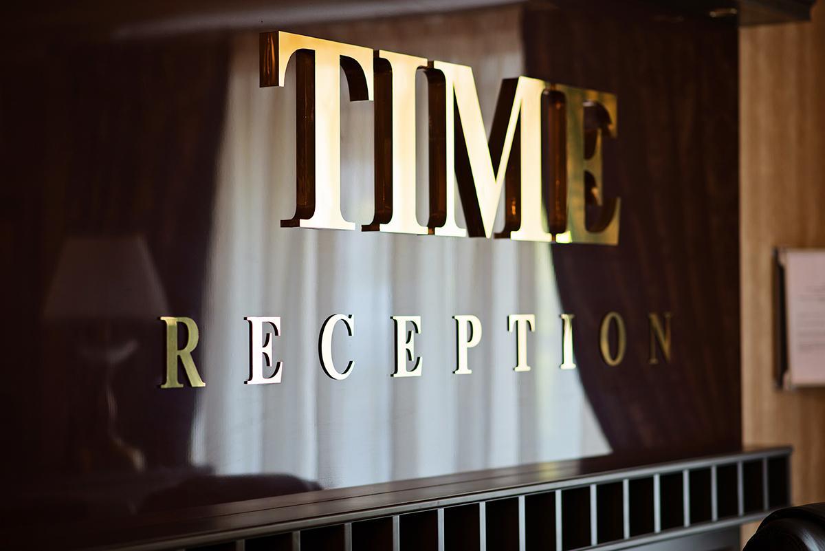Time Hotel Kiev Exteriör bild